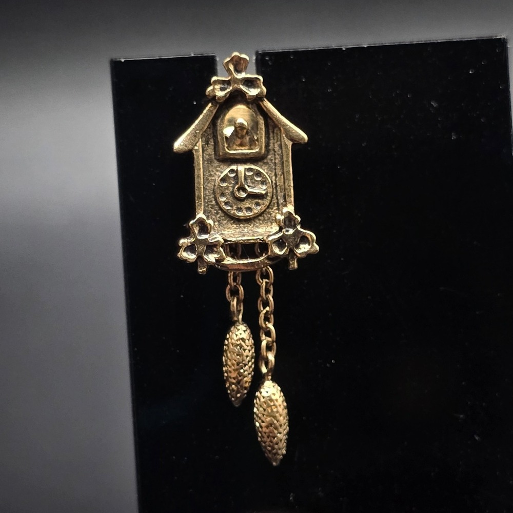Avon 1981 Cuckoo Clock Pin Gold Tone Vintage Costume Jewelry